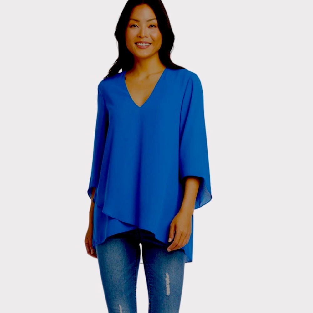 Women’s Bracelet Sleeve Asymmetric Blouse in Royal Blue Size M